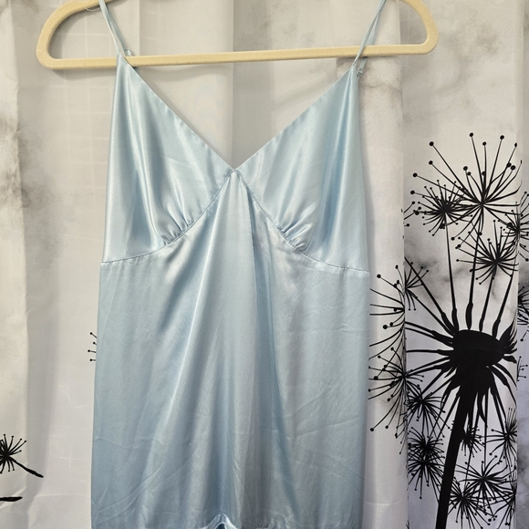 Gorgeous La Vie en Rose Light Blue Nightgown - Size Medium - Picture 3 of 5